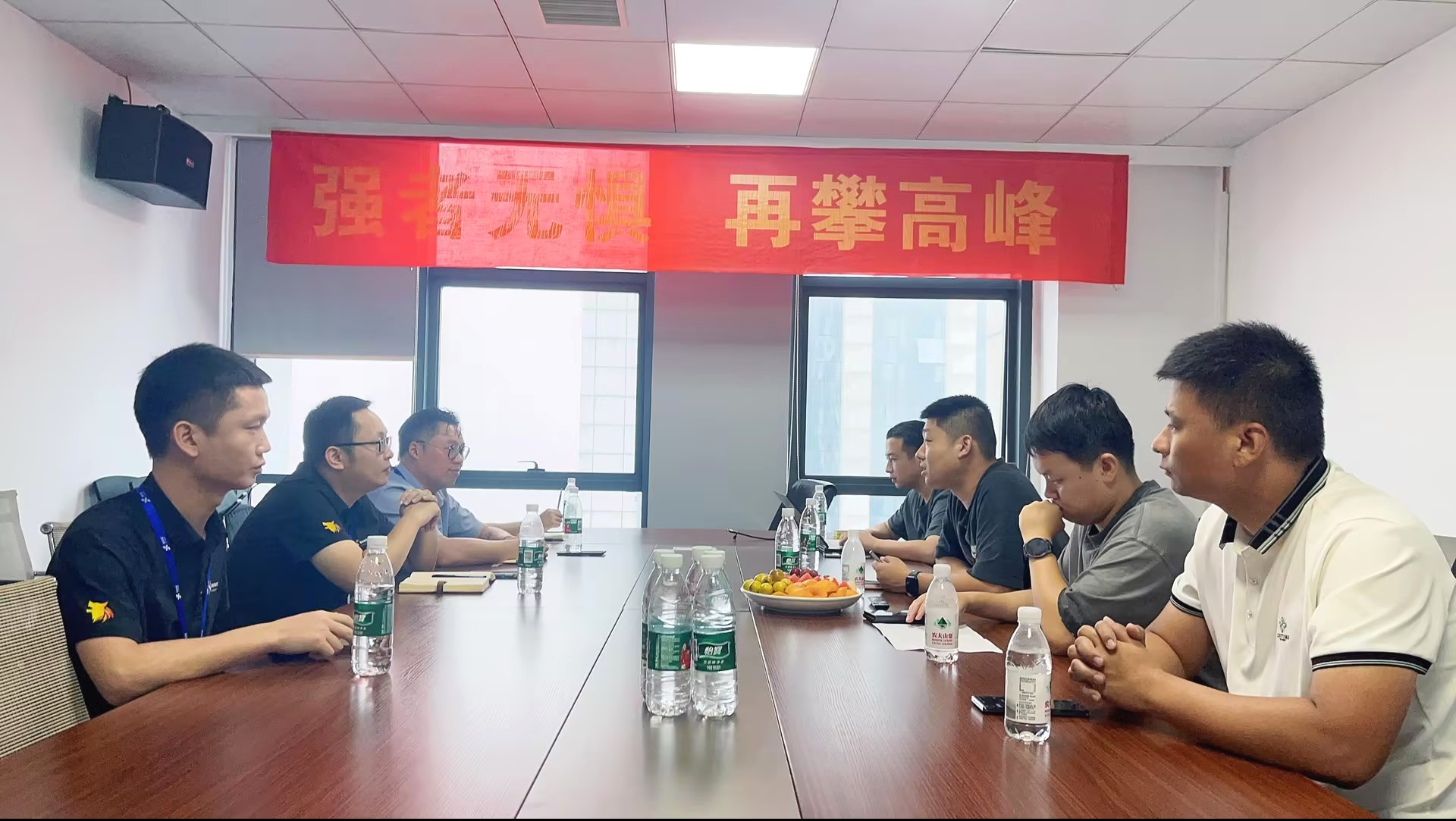 ���޹���