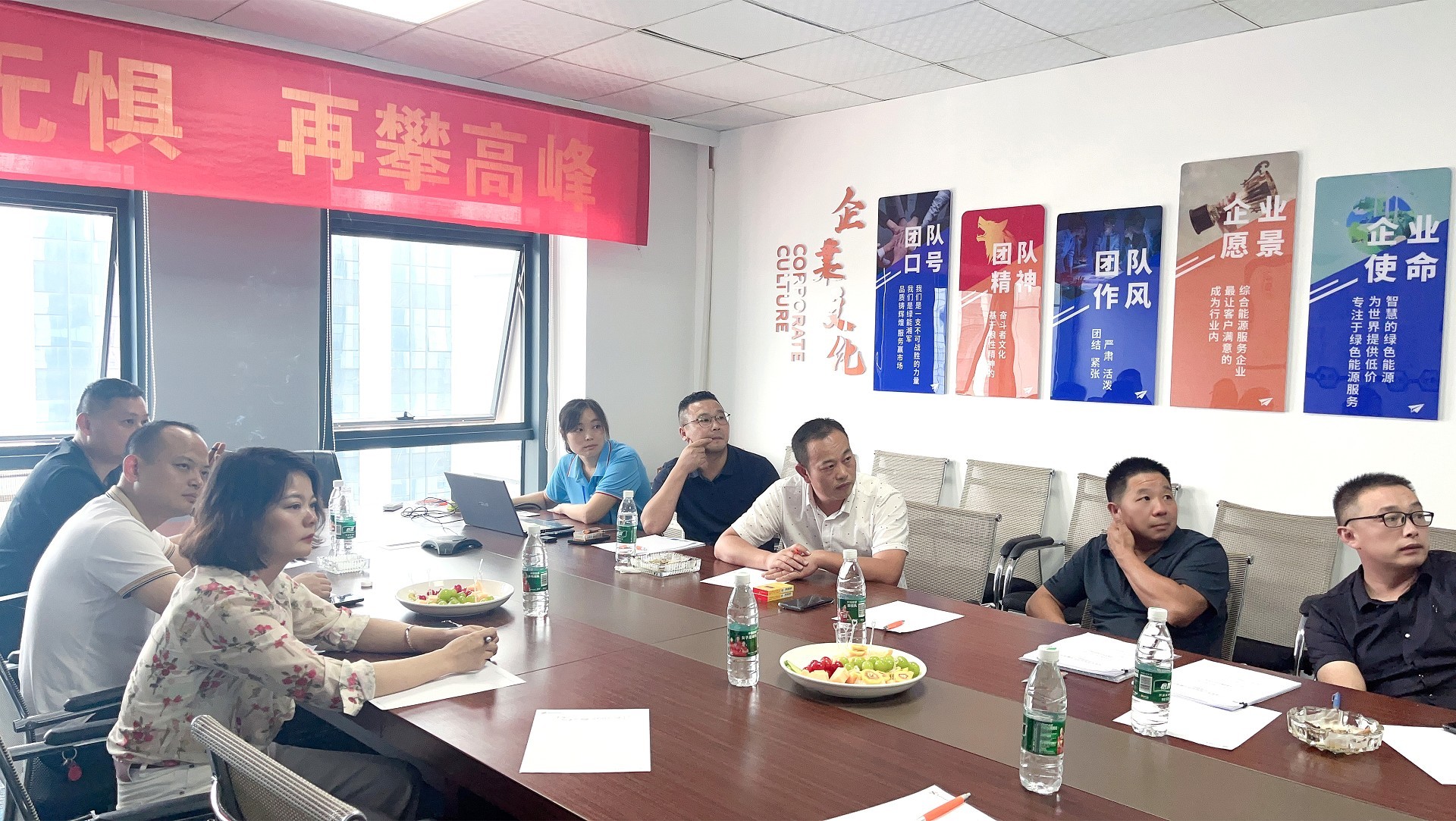 ���޹���